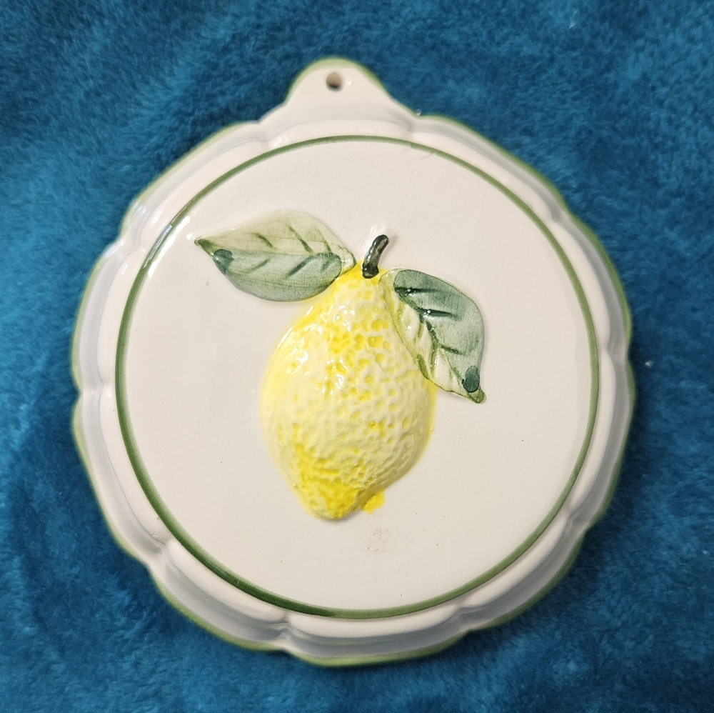 Vintage Hand Painted Ceramic Lemon MoldJay Willfred div of Andrea by Sadek 5.5"